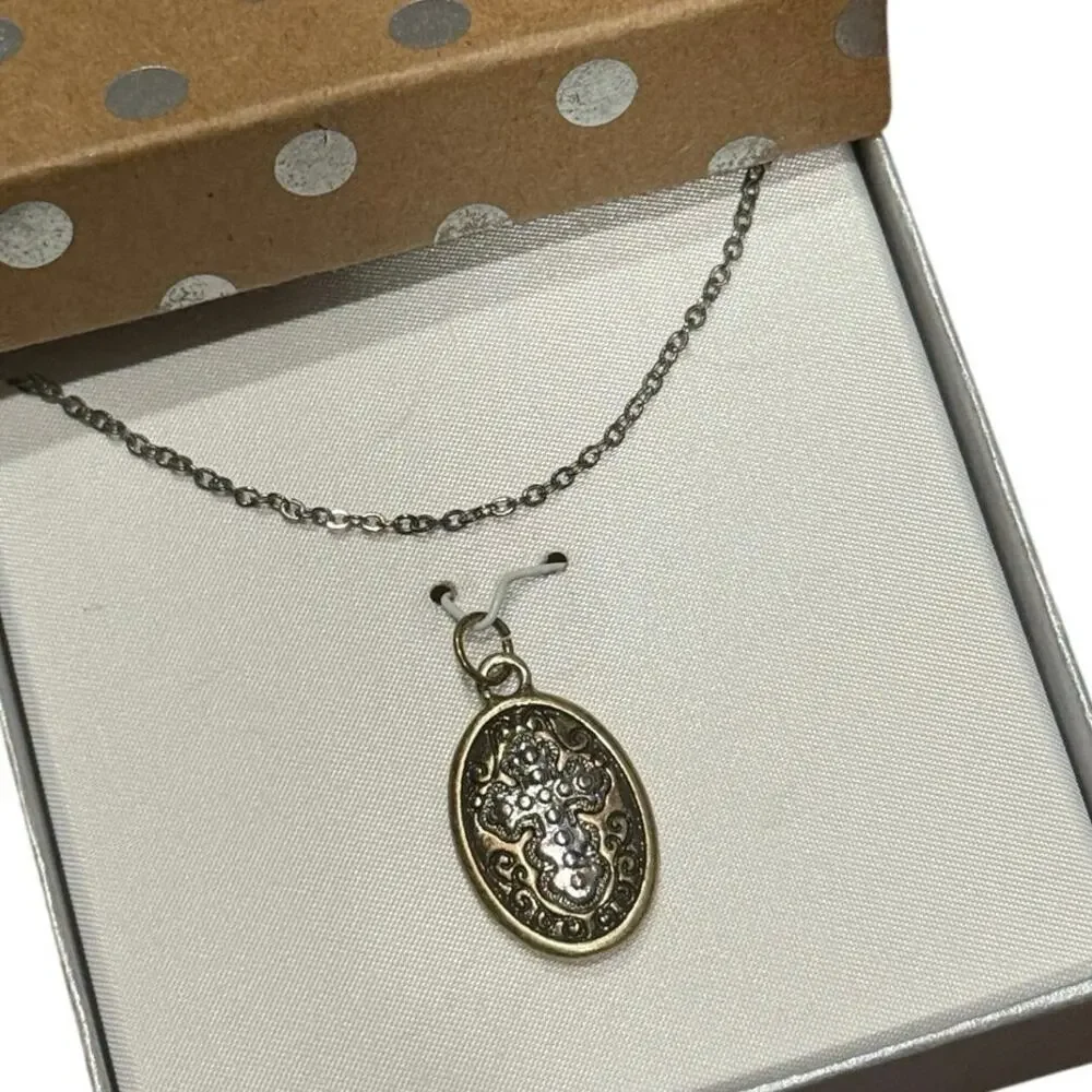 Holy Cross Oval Pendant Necklace NIB Silver Chain Christian Gift Unmarked